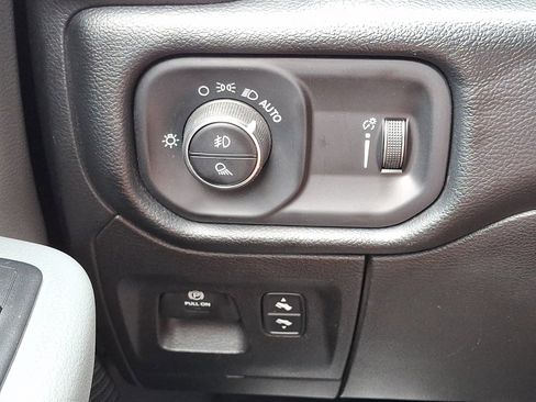 Used 2020 RAM 1500 Big Horn AWD/4WD image 24
