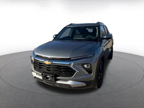 Used 2025 Chevrolet TrailBlazer LT w/ Driver Confidence Package image 7