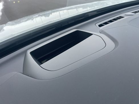 Certified 2023 Volvo XC60 B5 Ultimate image 31