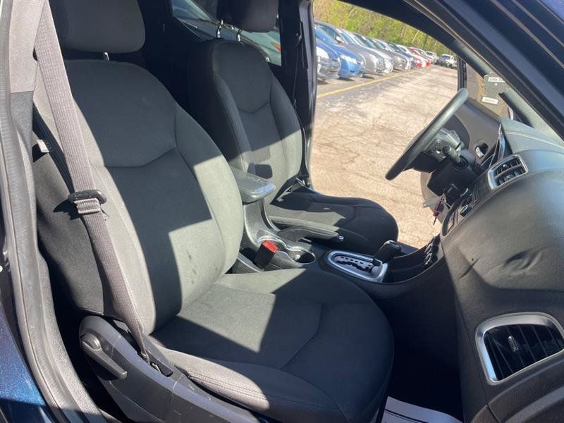 Used 2012 Dodge Avenger SE FWD image 12