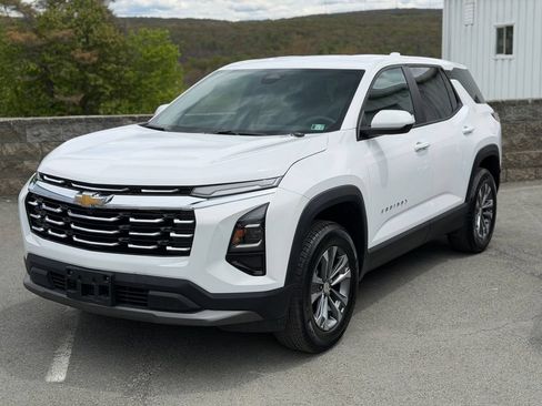 Used 2026 Chevrolet Equinox LT w/ Convenience Package II AWD/4WD image 1