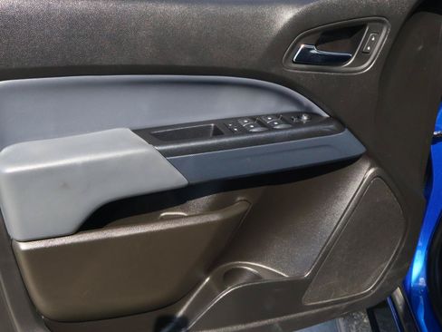 Used 2020 Chevrolet Colorado Z71 RWD image 16