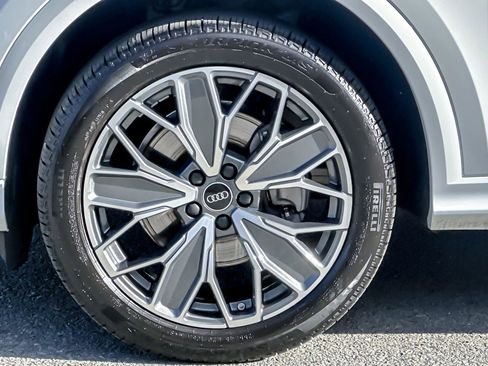 Certified 2025 Audi Q5 Premium Plus w/ Premium Plus image 26