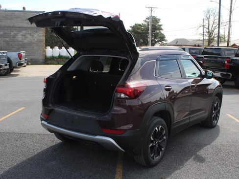 Used 2022 Chevrolet TrailBlazer LT w/ LPO, Blackout Package AWD/4WD image 7