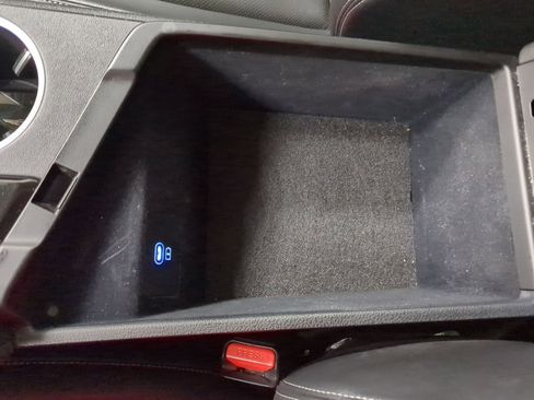 Used 2025 Genesis G70 2.5T image 17