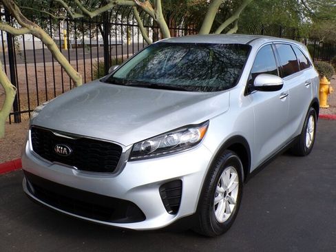 Used 2020 Kia Sorento LX FWD image 3