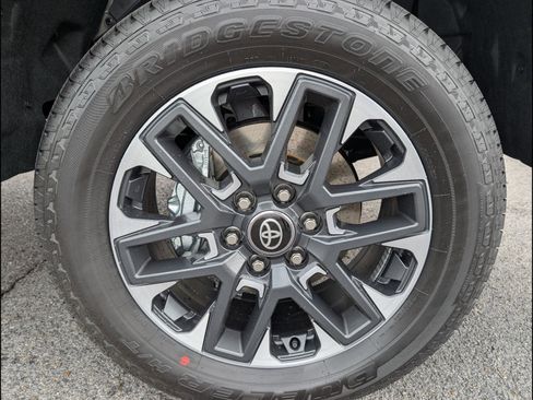 New 2026 Toyota Tundra Limited AWD/4WD image 16