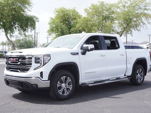 New 2026 GMC Sierra 1500 SLT image 4