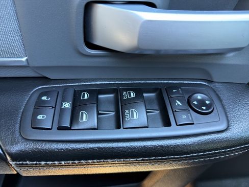 Used 2021 RAM 3500 Big Horn w/ Level 2 Equipment Group image 18