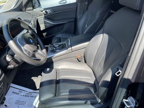 Used 2021 BMW X5 xDrive40i w/ M Sport Package image 13