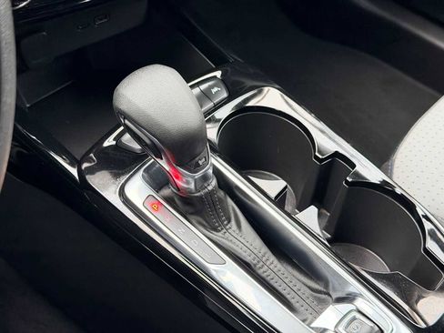 Used 2024 Chevrolet Trax LT image 30