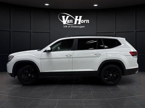 Used 2022 Volkswagen Atlas SE w/ Black Wheel Package image 11