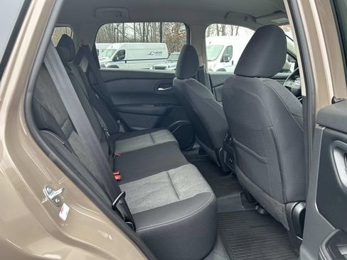 Used 2025 Nissan Rogue SV image 15