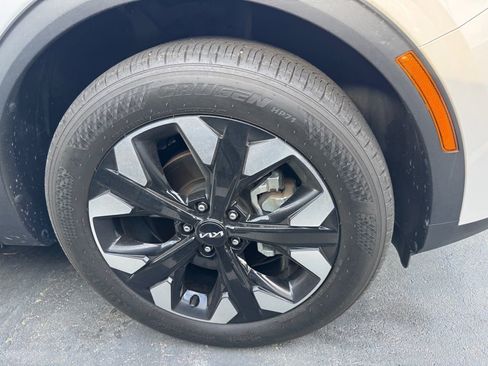 Used 2024 Kia Sportage X-Line w/ X-Line Premium Package image 2