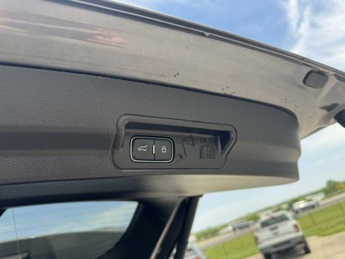Used 2021 Ford Explorer Platinum w/ Equipment Group 601A AWD/4WD image 30