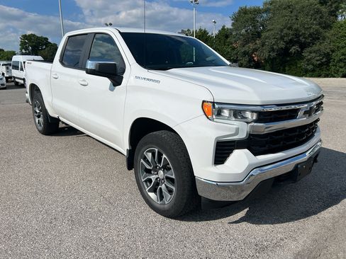 Used 2023 Chevrolet Silverado 1500 LT AWD/4WD image 3