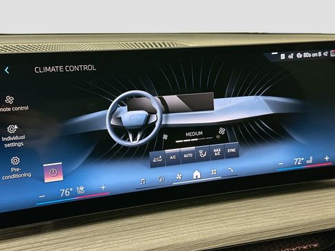 New 2026 BMW 330i Sedan w/ M Sport Package image 15