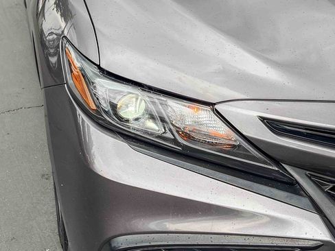 Used 2022 Toyota Camry SE image 7