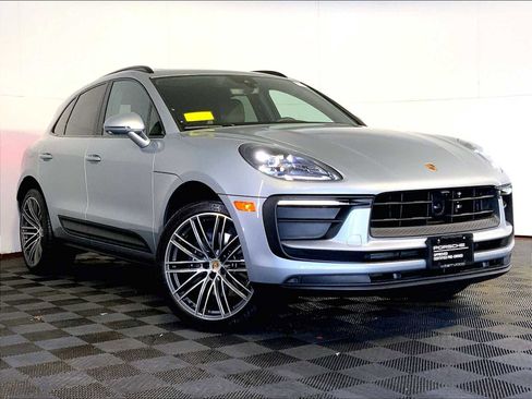 Certified 2026 Porsche Macan image 9
