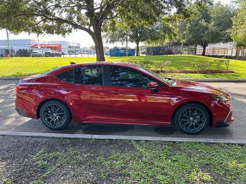 Certified 2025 Toyota Camry SE FWD image 7