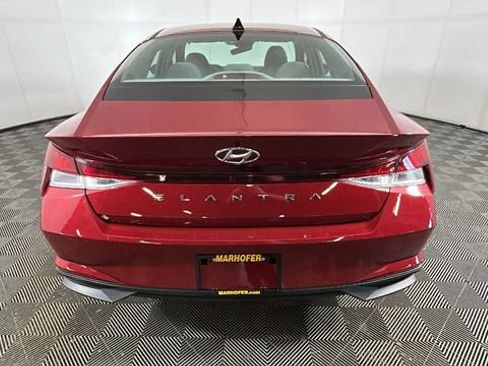 Used 2023 Hyundai Elantra SEL w/ Cargo Package FWD image 4