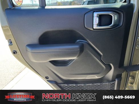 Used 2025 Jeep Wrangler Unlimited Rubicon image 15