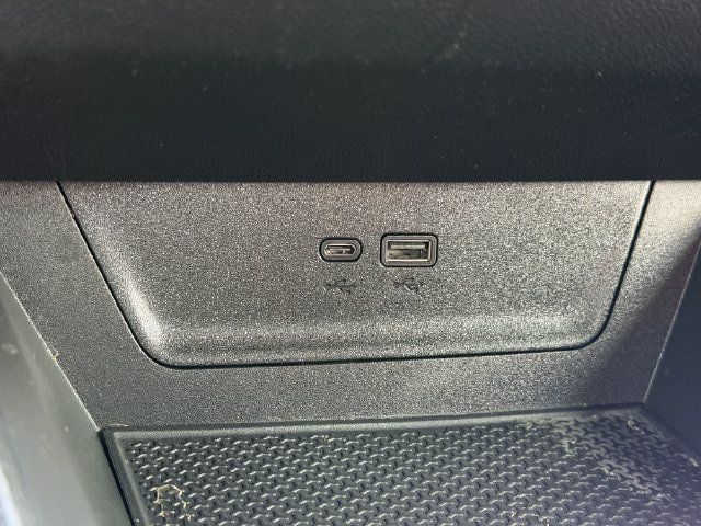 Used 2025 Chevrolet Equinox LT w/ Safety and Technology Package FWD image 19
