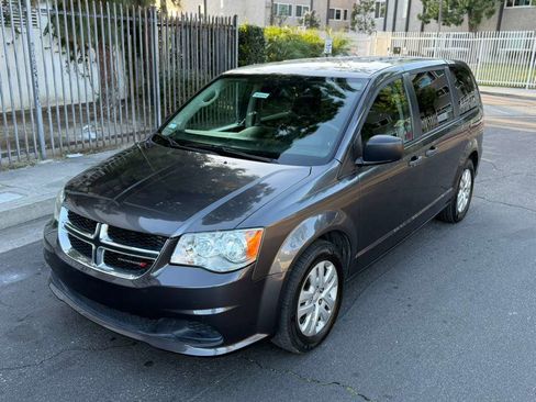 Used 2019 Dodge Grand Caravan SE image 7