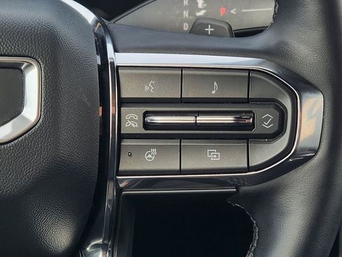 Used 2025 GMC Acadia Elevation image 29