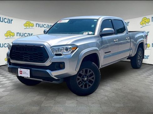 Certified 2021 Toyota Tacoma SR5 AWD/4WD image 3