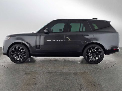 Used 2025 Land Rover Range Rover SE AWD/4WD image 2