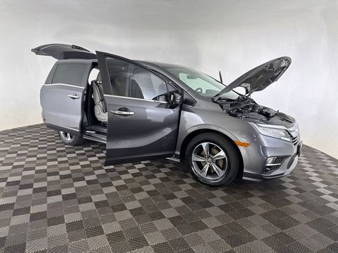 Used 2018 Honda Odyssey Touring image 13