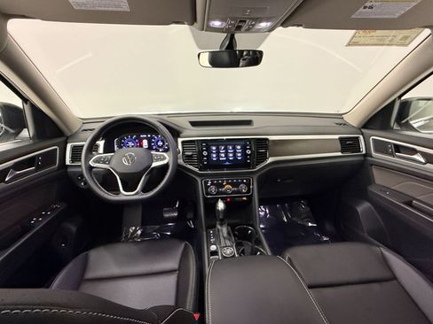 Used 2023 Volkswagen Atlas SE w/ Panoramic Sunroof Package AWD/4WD image 17