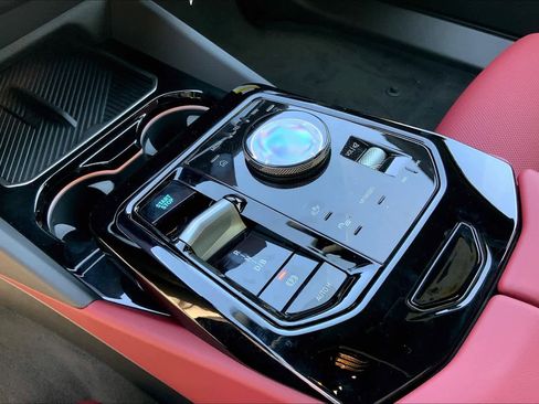 New 2024 BMW i5 eDrive40i w/ Premium Package image 7