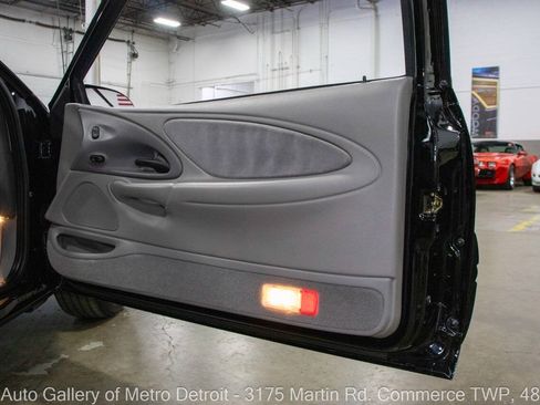 Used 1996 Ford Thunderbird LX RWD image 32