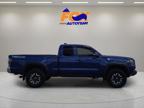 Certified 2023 Toyota Tacoma TRD Off-Road AWD/4WD image 5