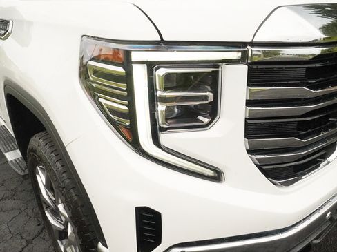 Used 2024 GMC Sierra 1500 SLT w/ SLT Premium Plus Package AWD/4WD image 35