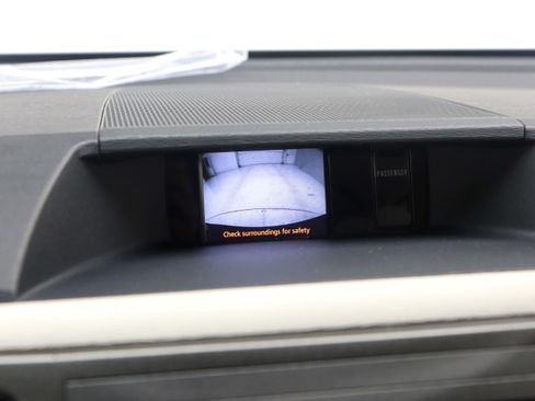 Used 2014 Toyota Sienna LE FWD image 25