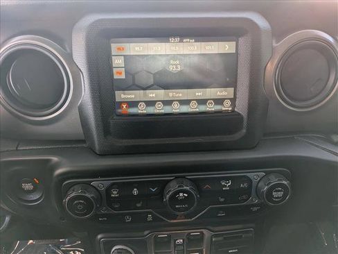 Used 2022 Jeep Wrangler Unlimited Sport image 12