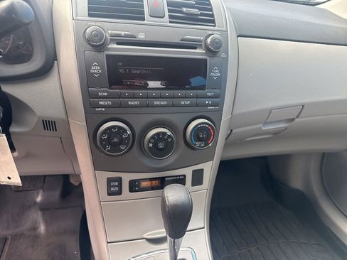Used 2011 Toyota Corolla LE FWD image 23