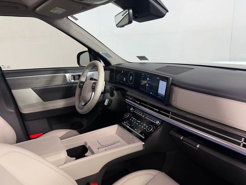 Used 2025 Hyundai Santa Fe Limited FWD image 35
