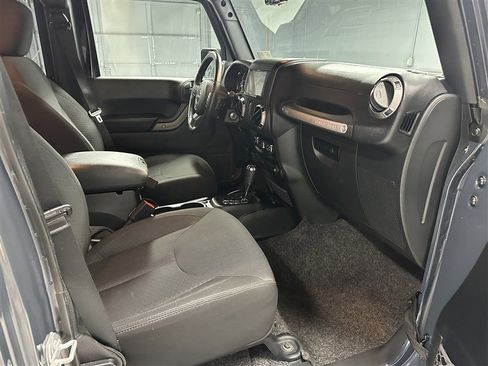 Used 2016 Jeep Wrangler Unlimited Sport w/ Quick Order Package 24S AWD/4WD image 11