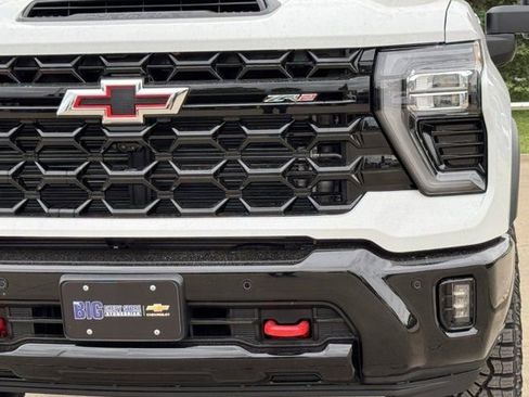 New 2026 Chevrolet Silverado 2500 ZR2 AWD/4WD image 9