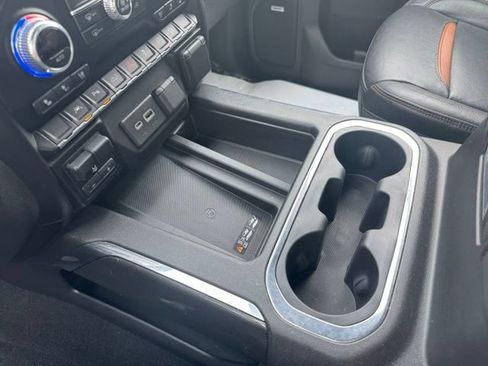 Used 2022 GMC Sierra 1500 AT4 w/ AT4 Premium Package AWD/4WD image 14