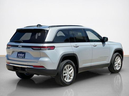 Used 2025 Jeep Grand Cherokee Laredo X w/ Trailer Tow Package AWD/4WD image 8