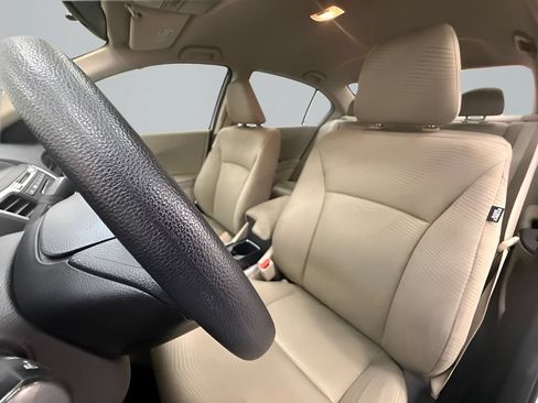 Used 2017 Honda Accord LX image 9