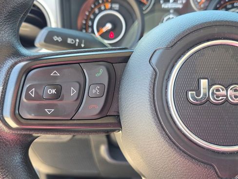 Used 2025 Jeep Gladiator Sport AWD/4WD image 16