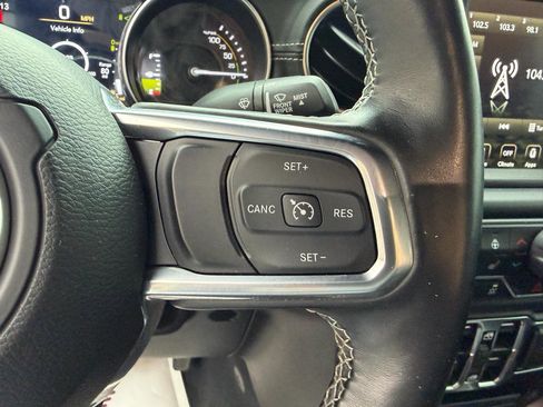 Used 2022 Jeep Wrangler Unlimited Sahara w/ Cold Weather Group AWD/4WD image 26