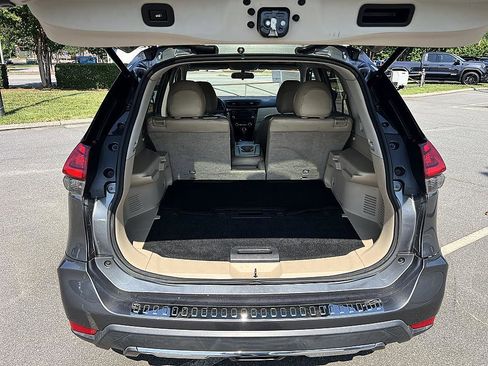 Used 2017 Nissan Rogue SV FWD image 15