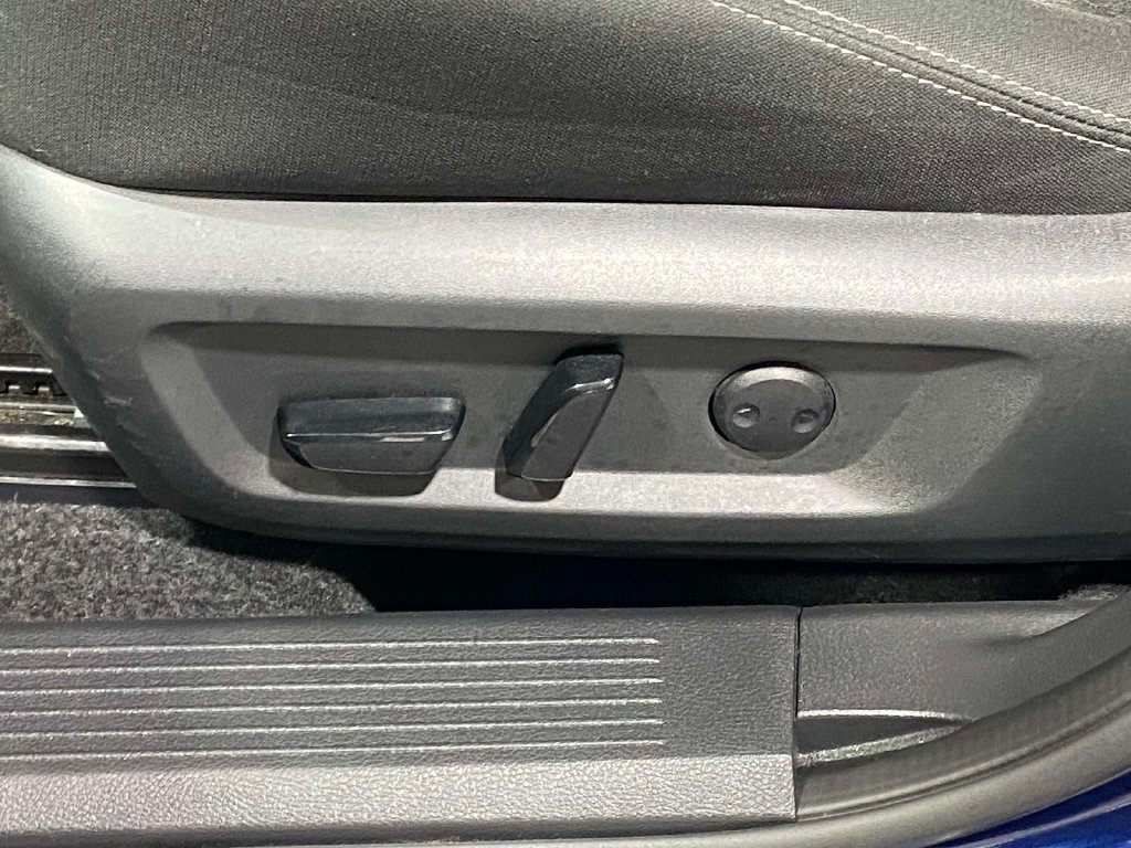 Used 2024 Nissan Rogue SV AWD/4WD image 18